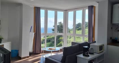 Complete apartment with sea and mountain views