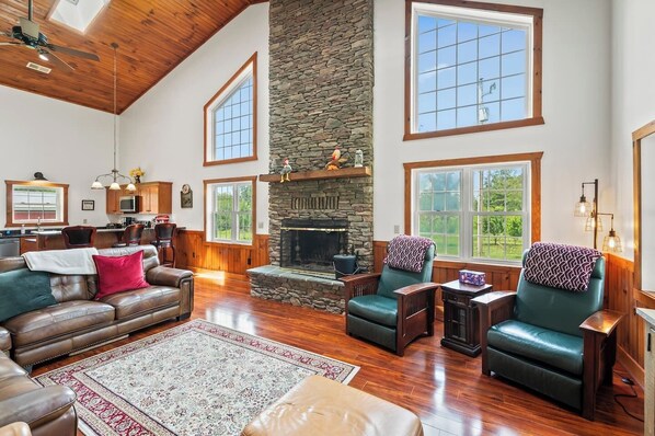 Smart TV, fireplace, offices