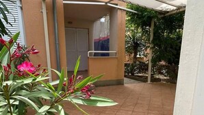 Unclassified image, 4 of 15, button - Tropical 2 Bedroom Apartment. Heaven Like Beaches (Dobrinj)