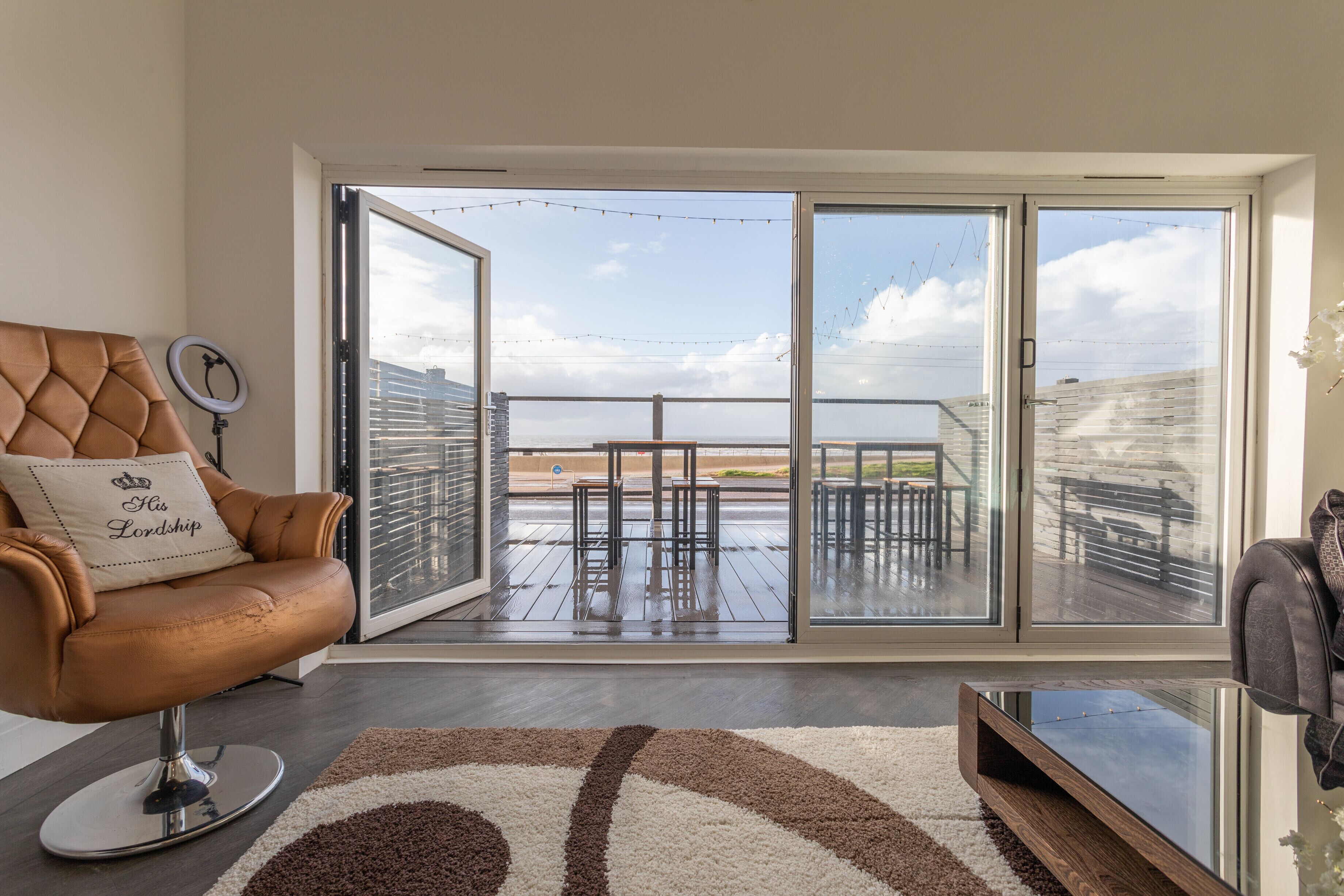 Luxury Seafront Living for groups accommodating up-to 32 people!