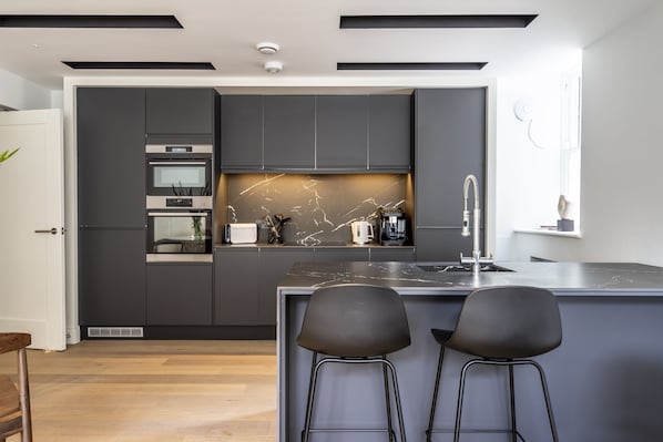 Fridge, microwave, oven, stovetop
