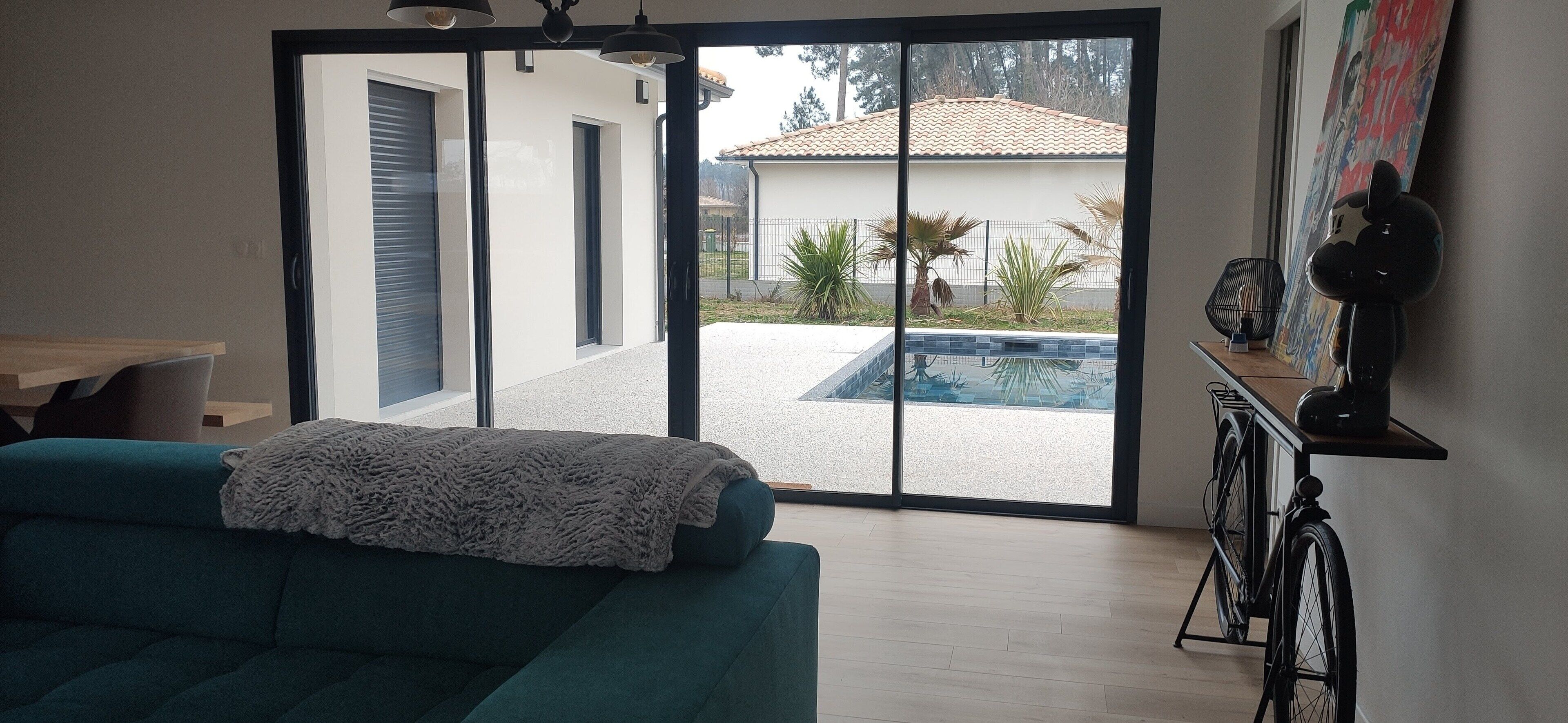 Villa plein pied de 130 m2 avec piscine dans le bassin d'Arcachon.