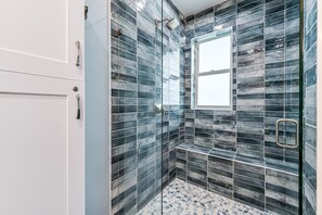 Baignoire, serviettes fournies