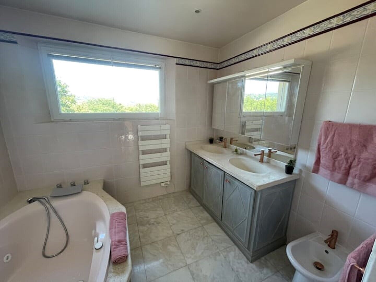 grande villa rénovée en 2022