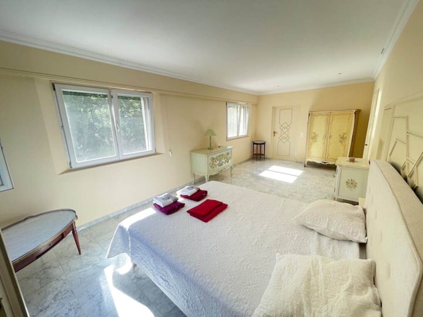 grande villa rénovée en 2022