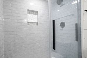 Villa, Mehrere Betten, Küche (1619 Port Villas) | Badezimmer