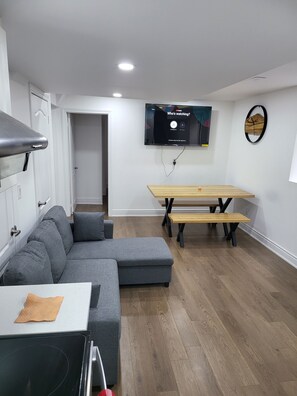 Living area - Bright and Specious 3 Bedroom Apartment (Brampton)