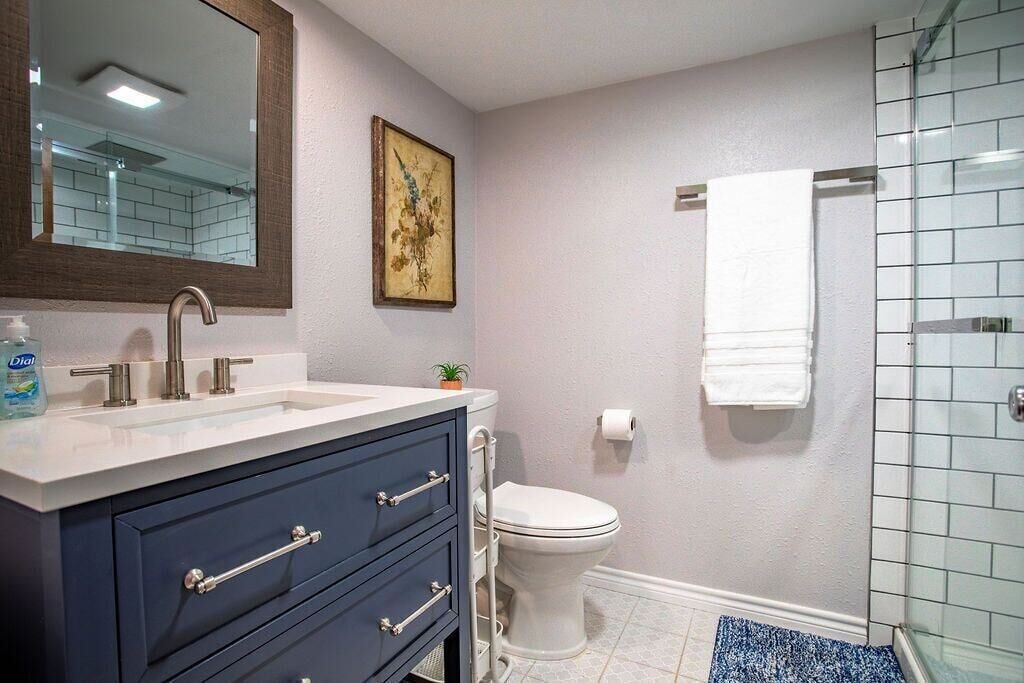 Serene beautiful country cabin on beautiful pond