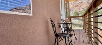 #11-Garage • Dog-Friendly Near Trails