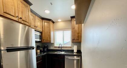 #11 Garage, Balcony, Walking Distance to Hiking Trails