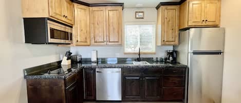 Fridge, microwave, stovetop, dishwasher