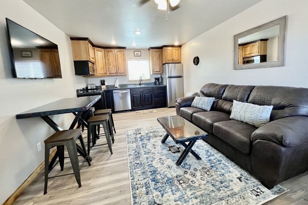 #9 W/Garage and Balcony Walking Distance to Hiking Trails