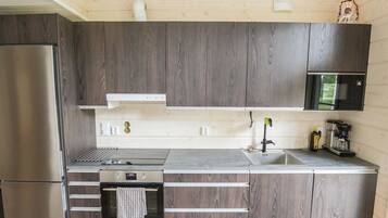 Jääkaappi, mikroaaltouuni, astianpesukone