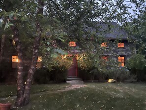Exterior - Lovely Chilmark home on Abel's Hill with private beach, pond, tennis, and trails (Chilmark)
