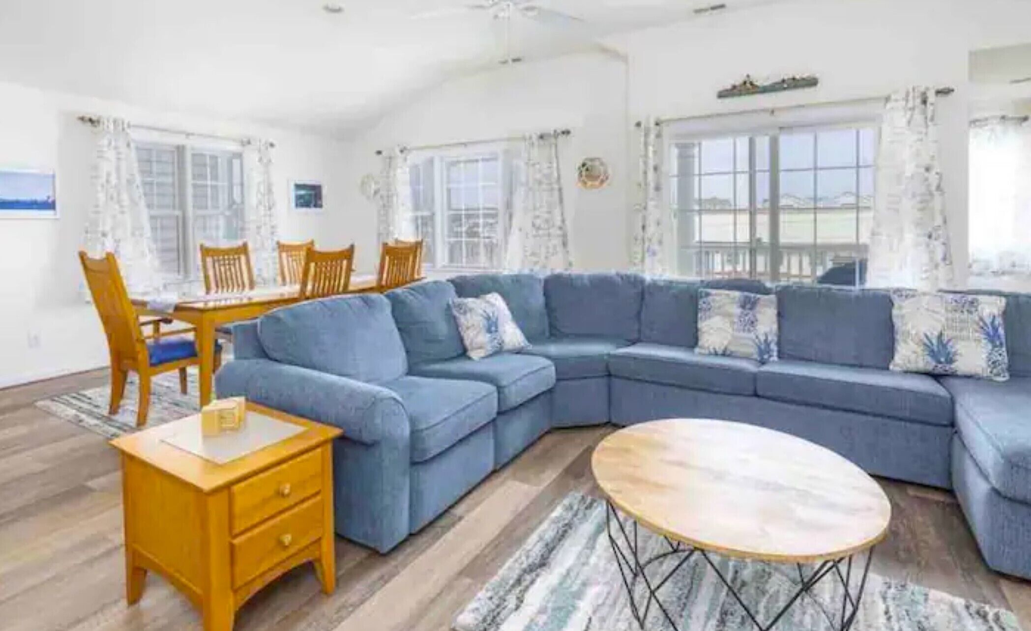 Gorgeous Condo 1 Block to the Beach and Boardwalk