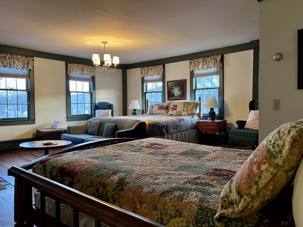 1 quarto, escrivaninha, ferros/tábuas de passar roupa, Wi-Fi de cortesia