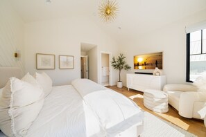 4 bedrooms, free WiFi, bed sheets