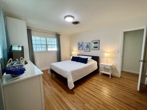 2 camere, una scrivania, ferro/asse da stiro, Wi-Fi gratuito