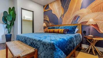 4 bedrooms, desk, iron/ironing board, travel cot