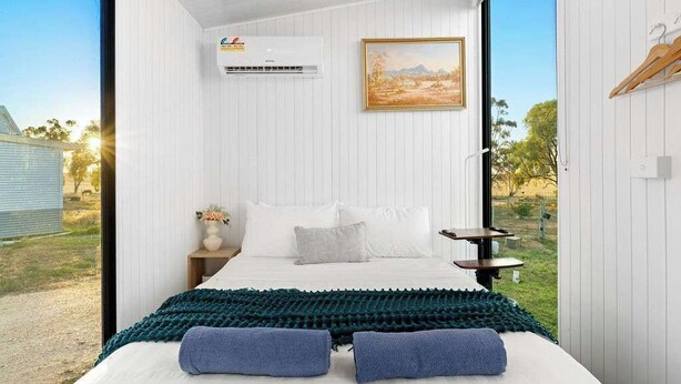 Room - Avondale Heights by Tiny Away (Banyena)