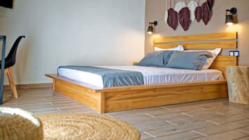 5 bedrooms, desk, iron/ironing board, travel crib