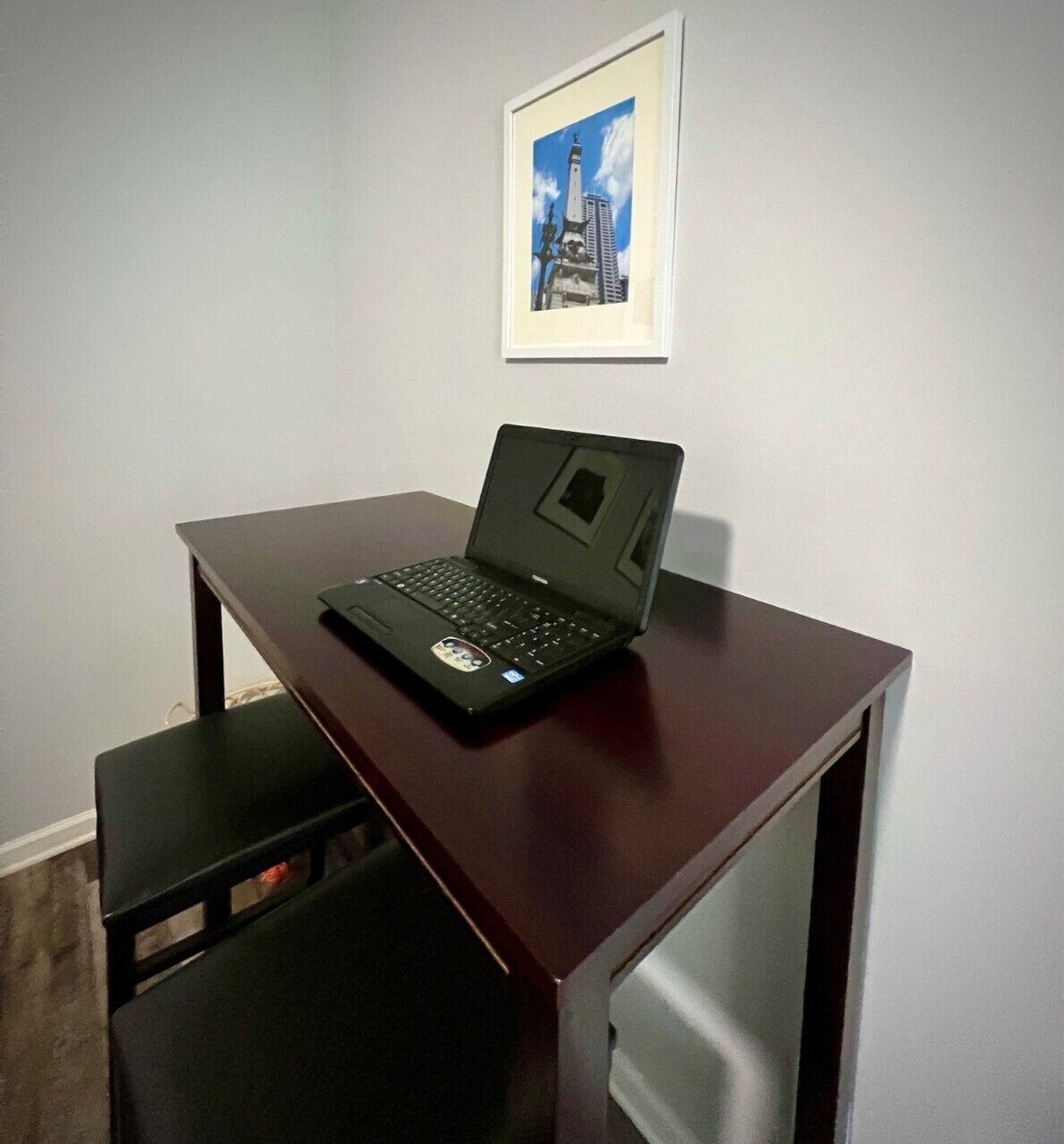 2 br home close to downtown and Lucas Oil. Pet Friendly!