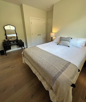 3 Schlafzimmer, Schreibtisch, Bügeleisen/Bügelbrett, kostenloses WLAN