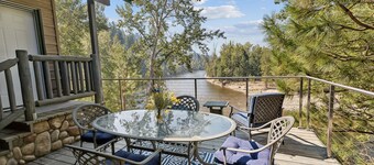 Riverfront 4 bed/3bath home on Bitterroot River plus a Pickleball Court
