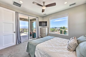 3 bedrooms, desk, iron/ironing board, free Internet - Panoramic Mtn Views! Desert Home in Fountain Hills (Fountain Hills)