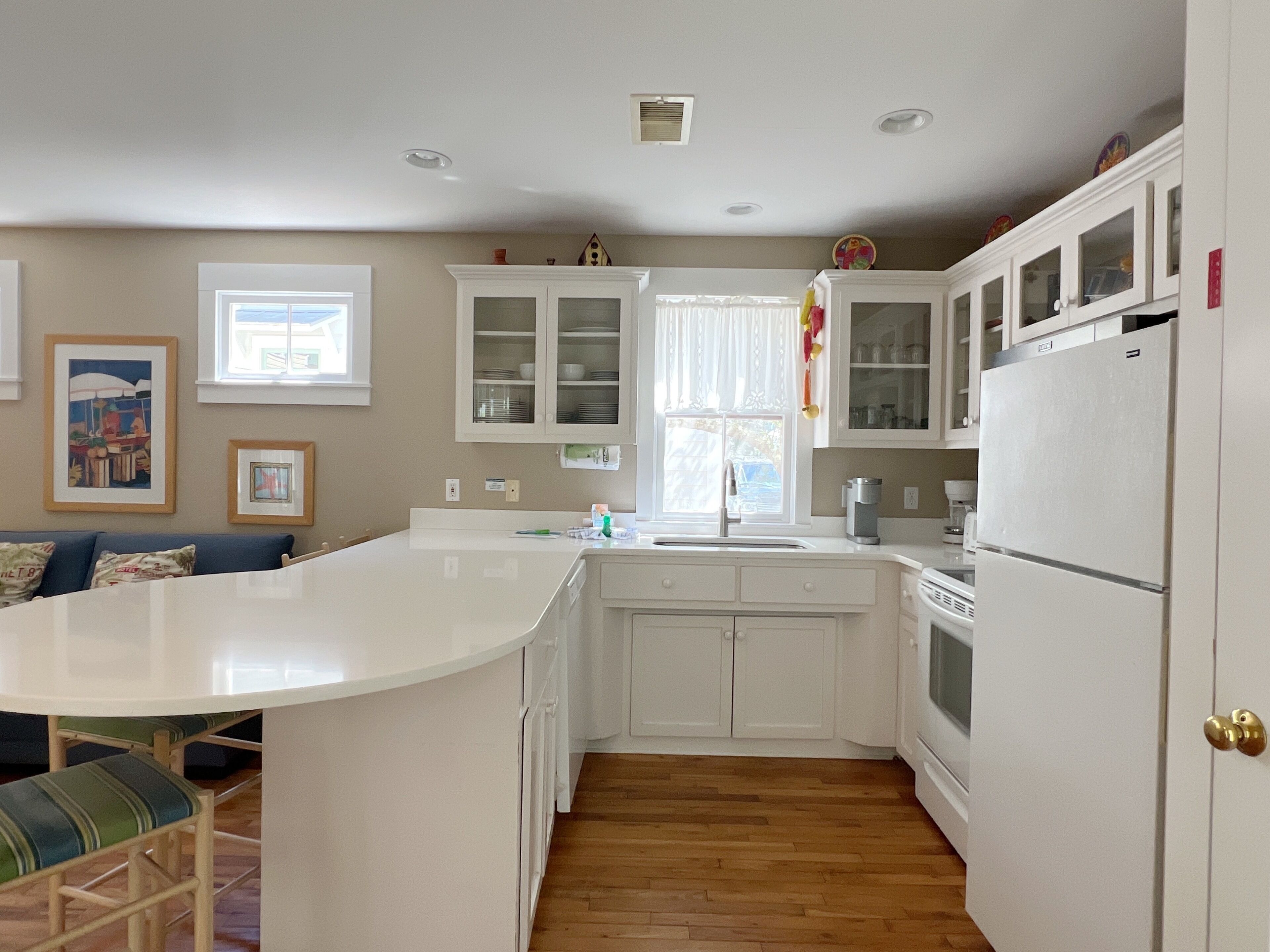 DIRECTLY ACROSS FROM POOL AND SHORT WALK TO BEACH IN SEASIDE, Karibu, New!