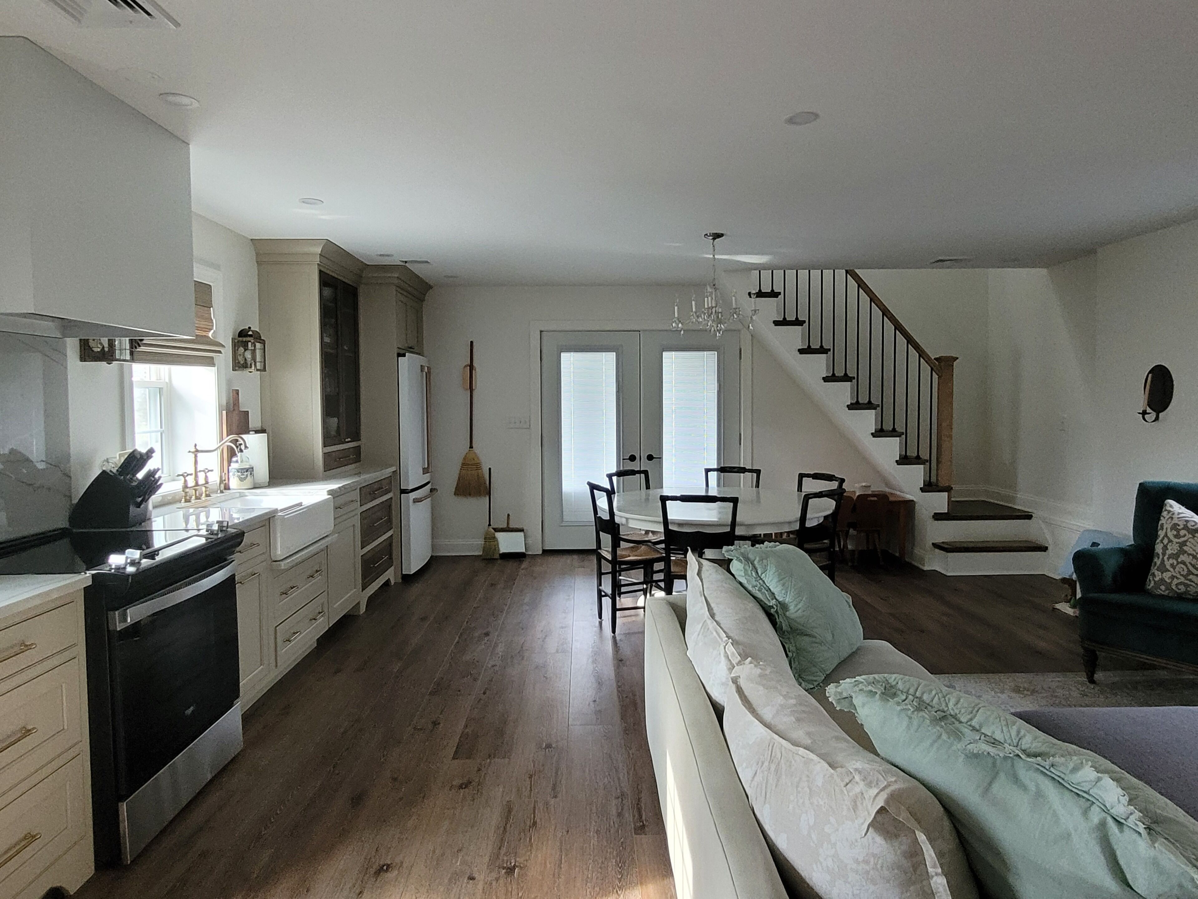 New Creekside Cottage, Waterfront Private Pool, Firepit, Paddle Boat, Fishing