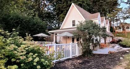 New Waterfront Creekside Cottage w/ Private Pool, Firepit, Paddle Boat, Fishing