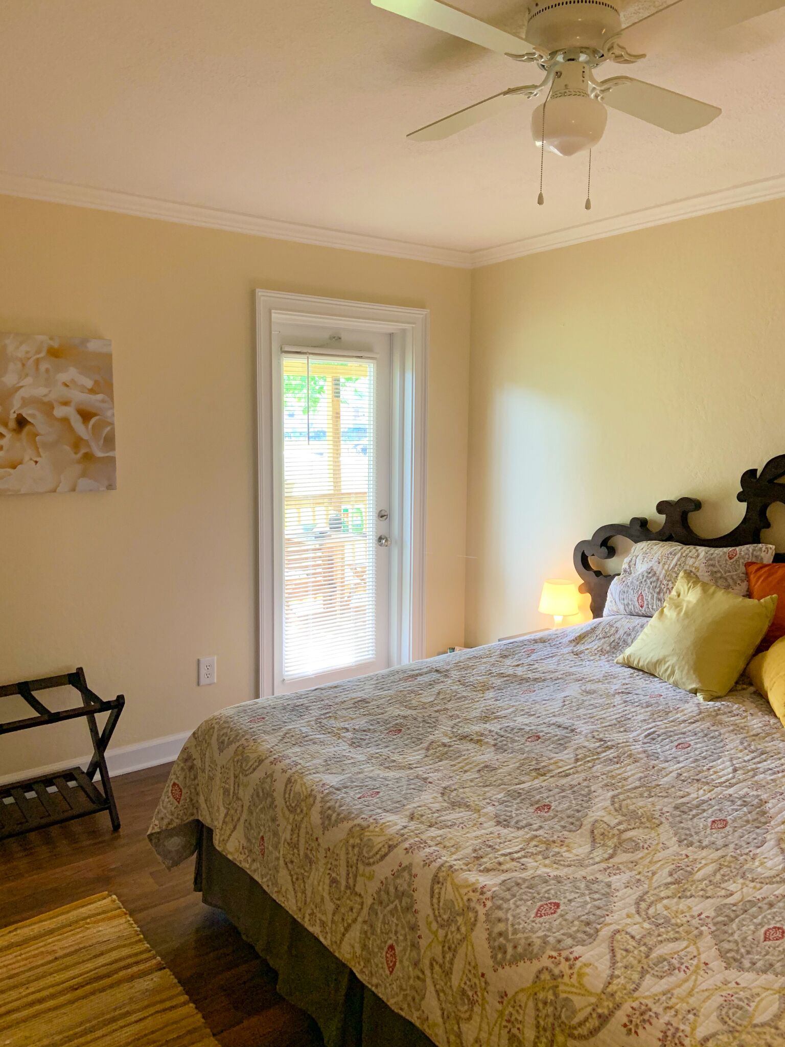 Bamboo Room Oasis Private King Guest Suite 5 Min to Beach & Casinos!