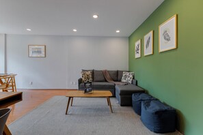 Televisión, videojuegos, libros y estéreo 