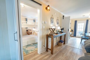3 bedrooms, desk, iron/ironing board, WiFi