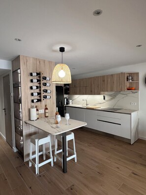 Fridge, oven, stovetop, dishwasher - Magnificent marina with 3x12-metre wharf (Le Grau-du-Roi)