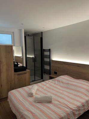 3 habitaciones, wifi gratis y ropa de cama