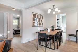 Dining - Stunning, Renovated 4BR/3.5BA with Backyard! (Oak Park)