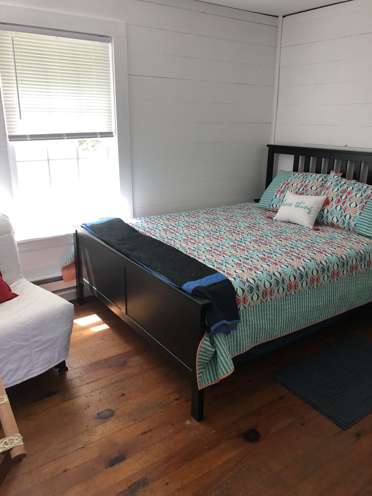 Cozy waterfront cottage