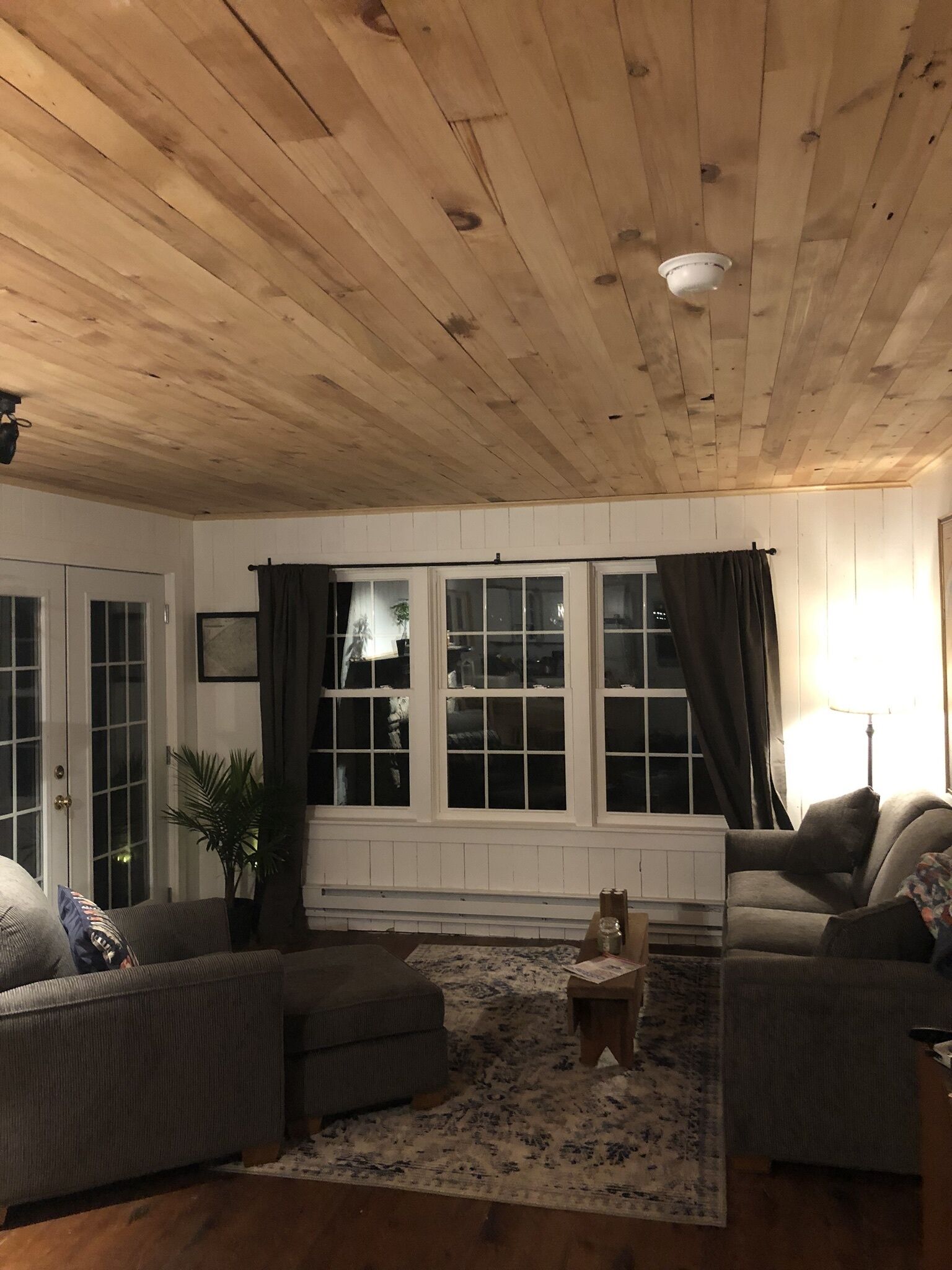 Cozy waterfront cottage