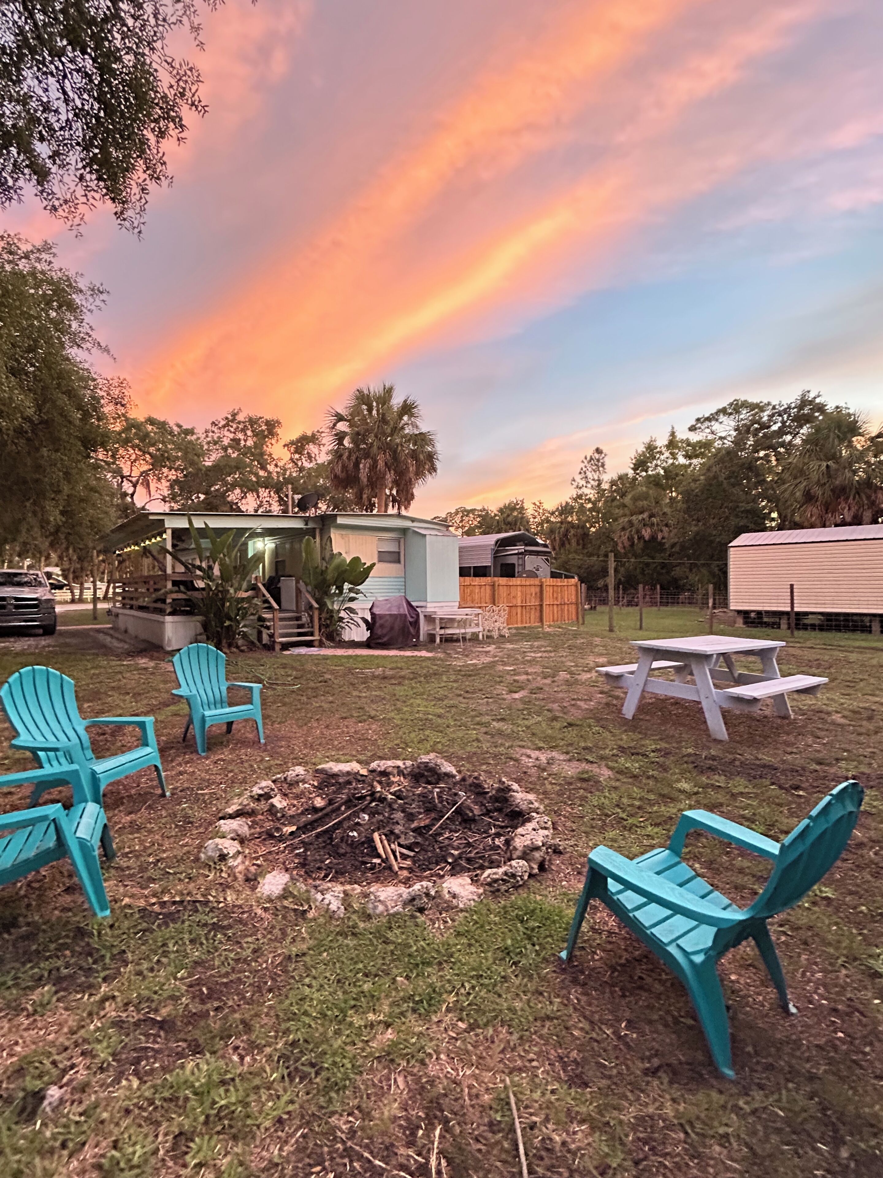 King Bed, Suwannee at the Gulf Fish Camp Retreat, Patio, Fire Pit 