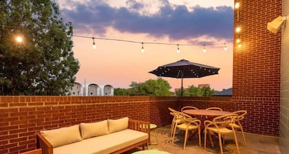 Eclectic 3-Story Townhouse - Central Location!