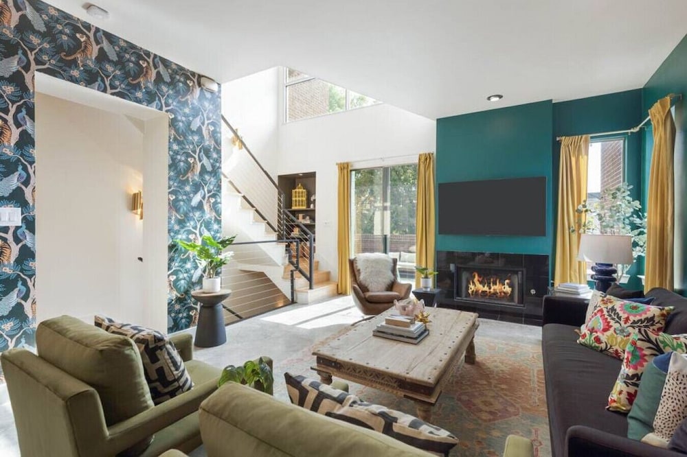 Eclectic 3-Story Townhouse - Central Location!