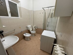 Dusch, hårtork och bidé