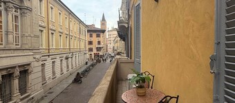 The Violet of Parma//Del Ducato