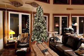 Smart TV, fireplace, DVD player, foosball