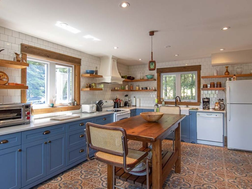 Belmont Lake Life - Stunning Waterfront Cottage w/ AC, WiFi, 6 kayaks, Canoe