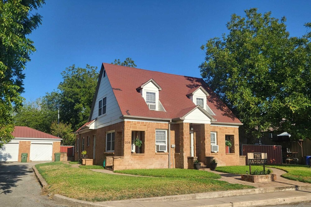 The Ragsdale 202 "The Suite" at San Saba