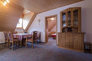 Dining - Enjoy a quiet, relaxing vacation in the beautiful Franconian countryside (Hollfeld)