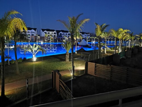 The Crystal Lagoon View (The Blyde)